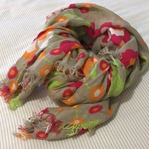 Old navy floral patterned lightweight accent scarf. One size. Fringed ends